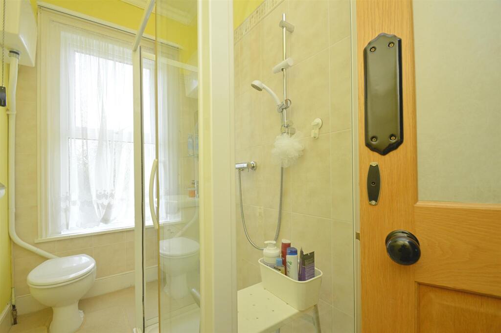 resizedShowerRoom.jpg
