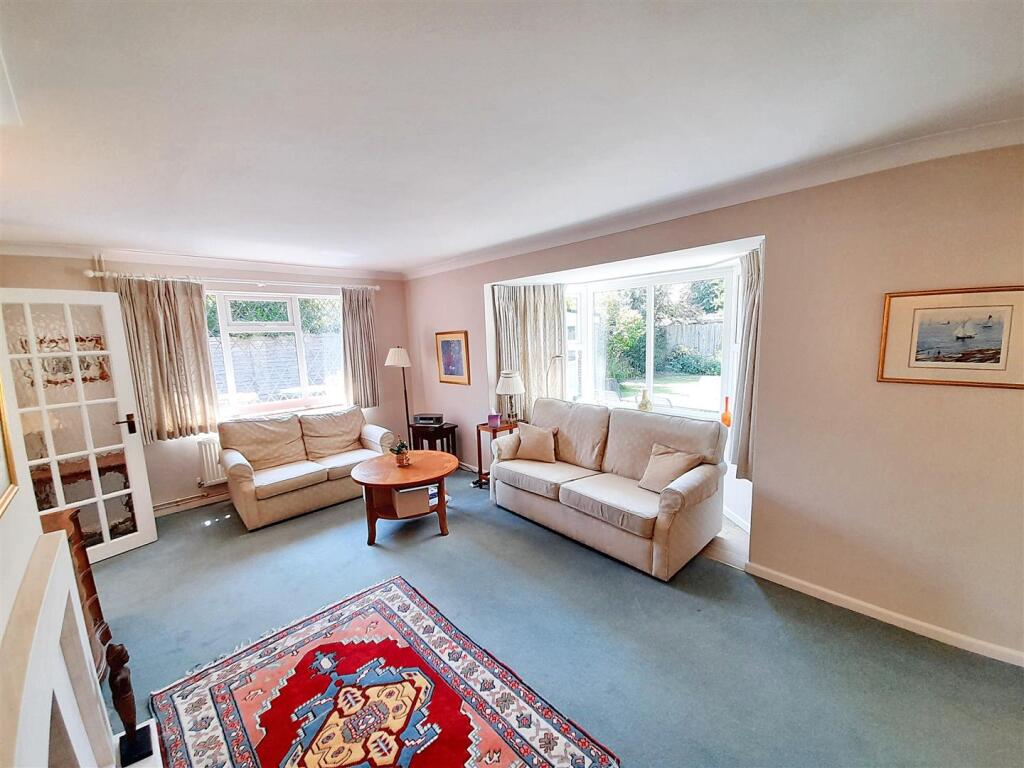 Living dining room new.jpg