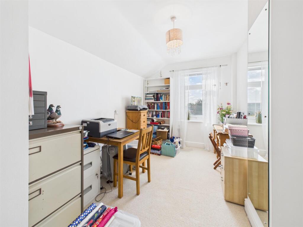 Bedroom: