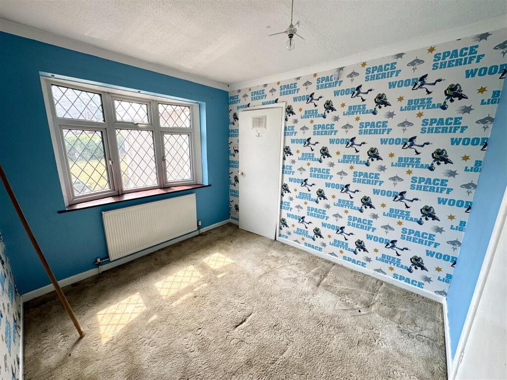 BEDROOM 2