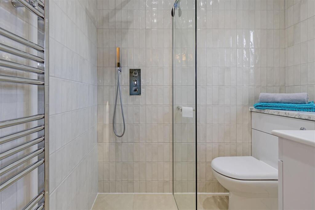 En Suite-2.jpg