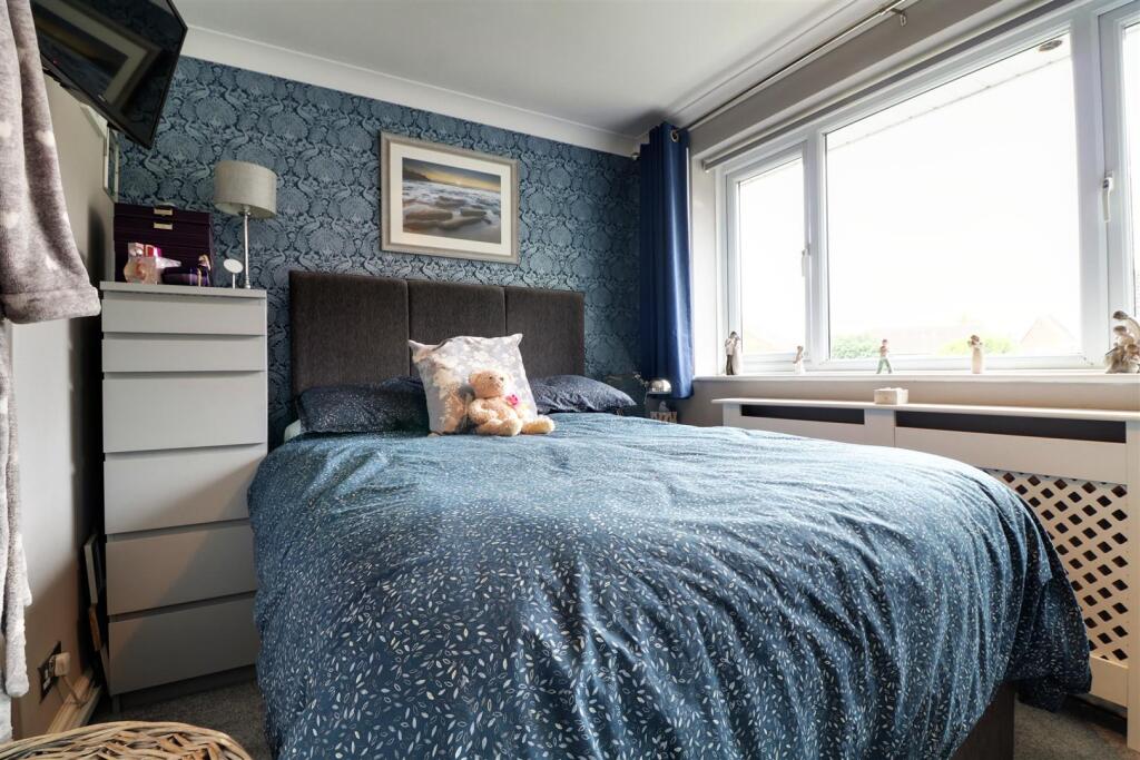 63 Berry Hill bedroom 2.jpg