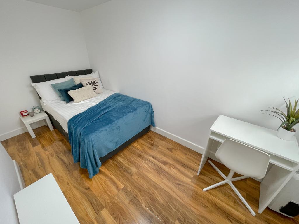 Flat 7, 163A Kensing
