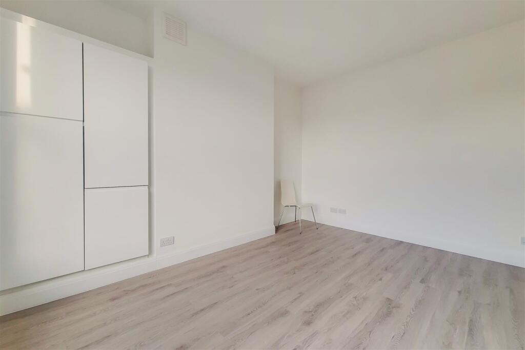 5_Kitchen - Reception-0.jpg