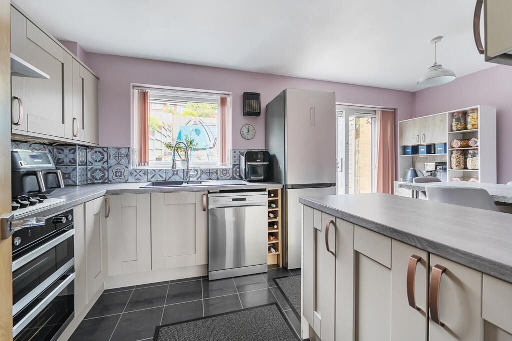 1331828-9-688ca7d9e5571