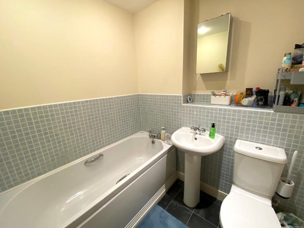 mulberry bathroom.jpg