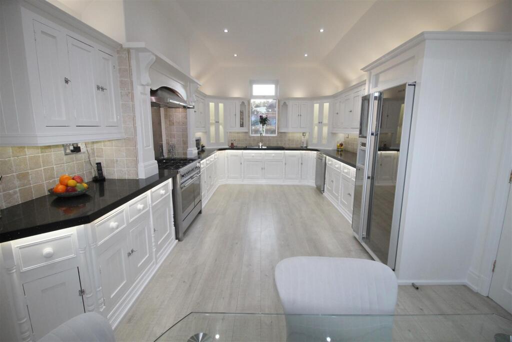 St Annes Road East, 200, kitchen.JPG