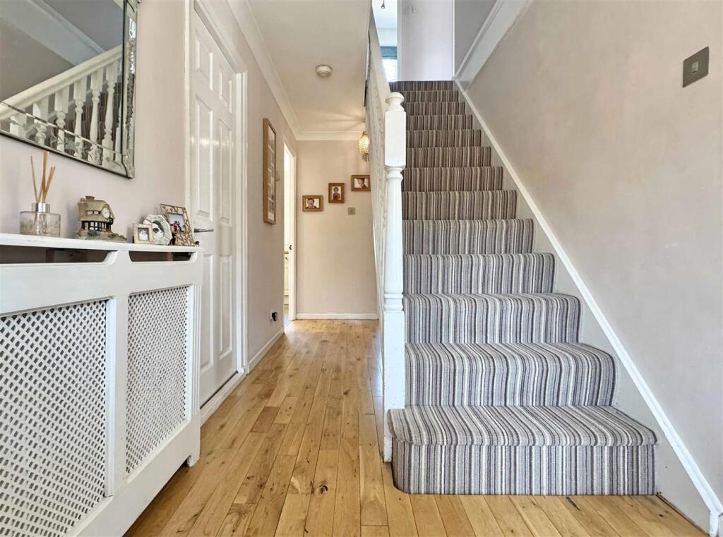 Entrance Hall b.jpg