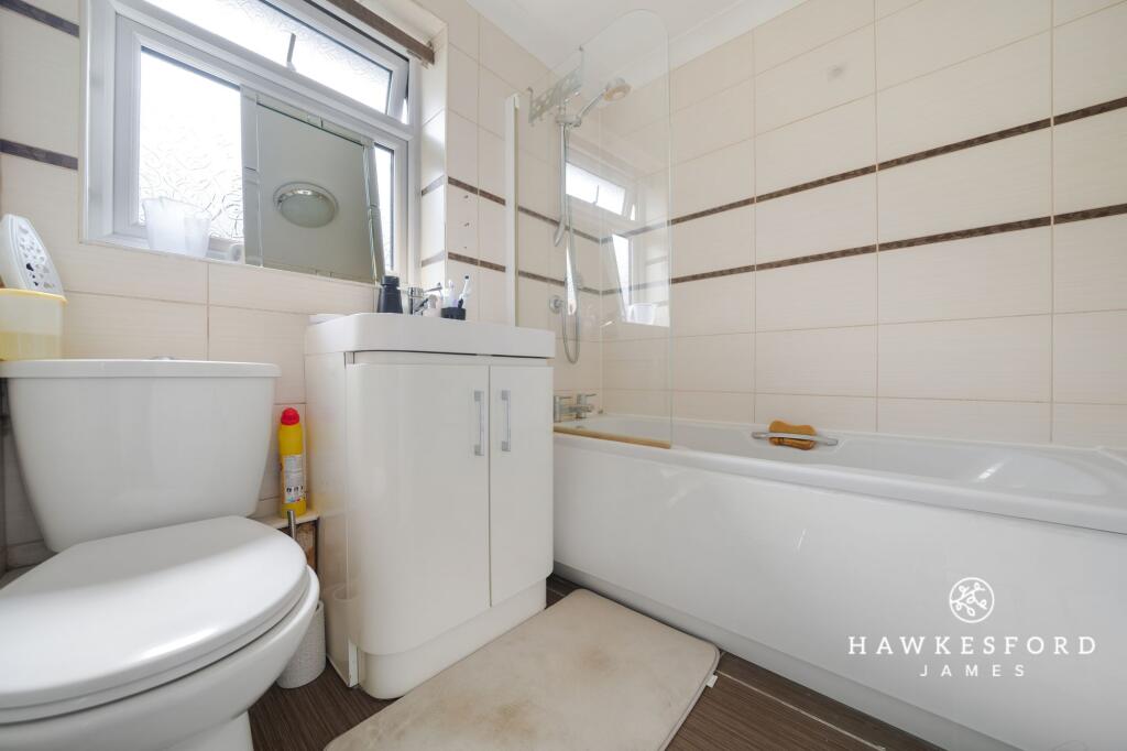 Lydbrook Close, Sittingbourne - Bathroom