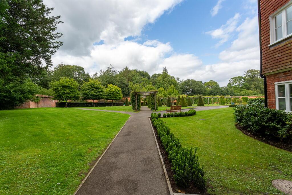 flat-elizabeth-drive-banstead-121.jpg