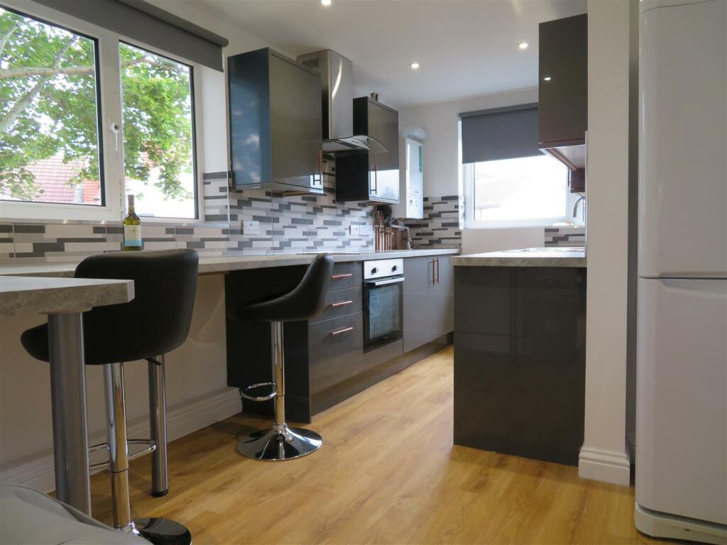 13 Milverton Kitch2.JPG