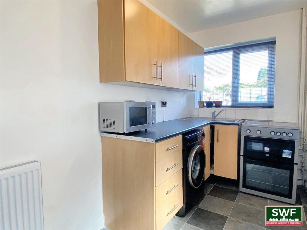 Kitchen4.jpg