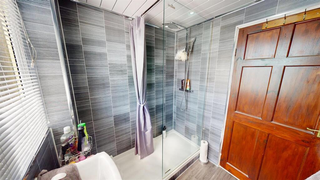 Case Road Shower Room