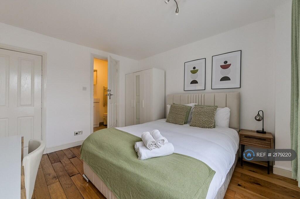 Bedroom 1 - Double En Suite