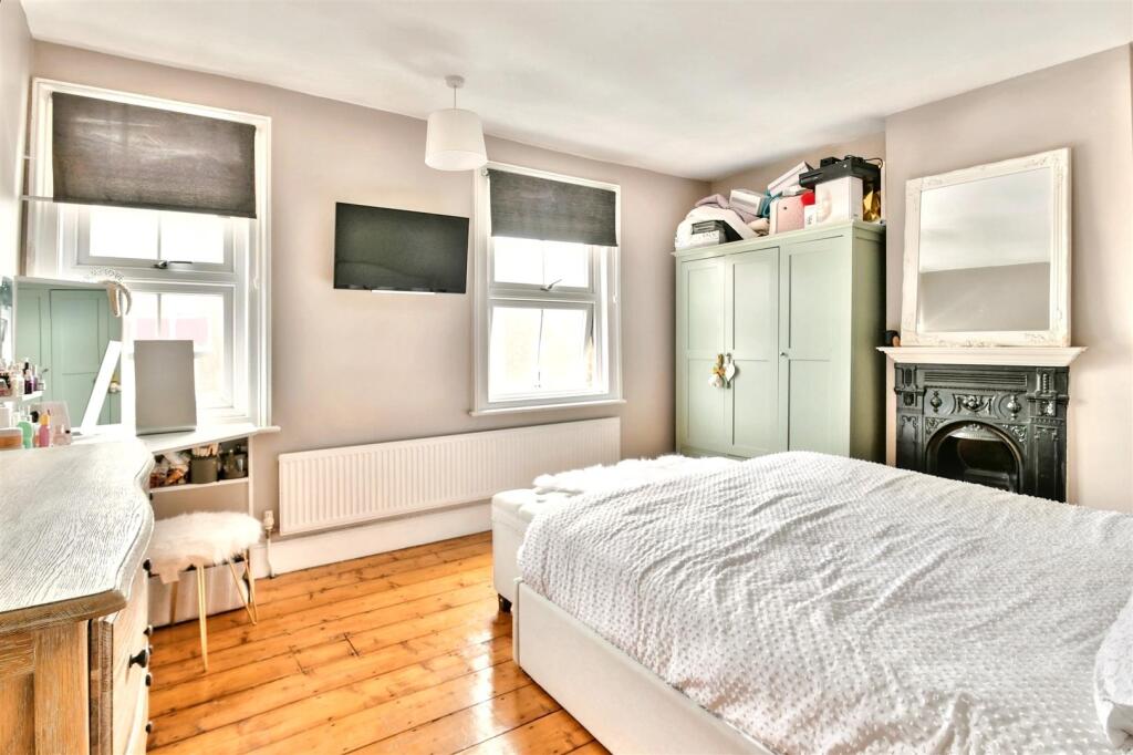 Bedroom One 1.JPG
