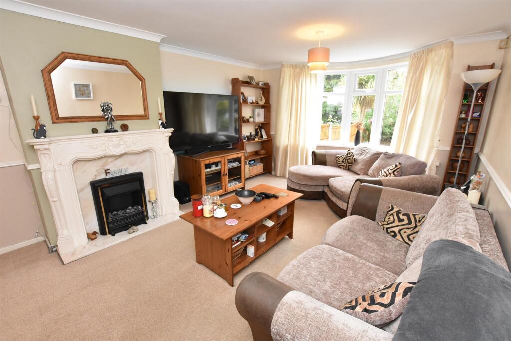 LIVING DINING ROOM