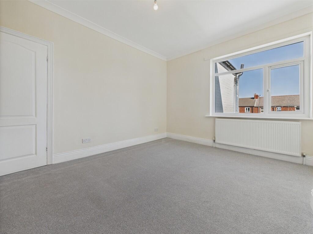 CAM04273G0-PR0126...