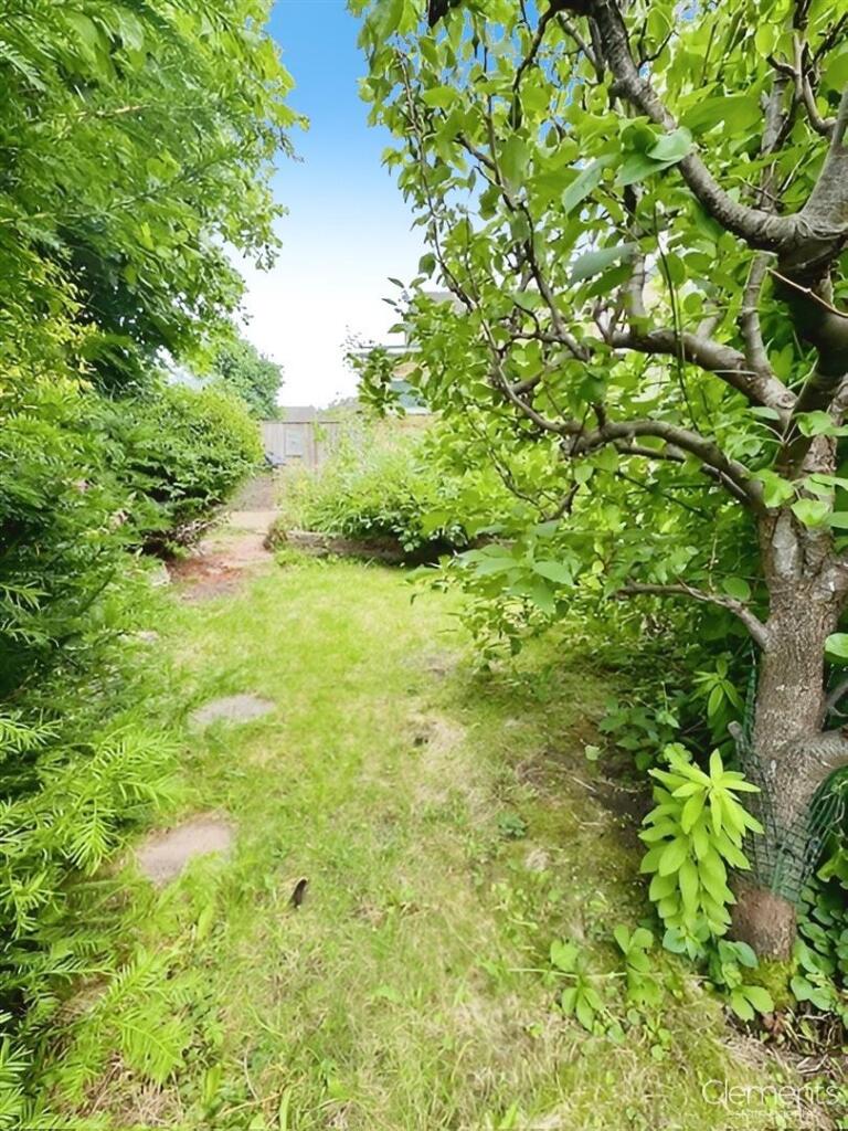 4b2ce044-Garden 201.jpg