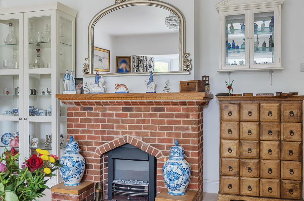 1326912-4-6888eca...