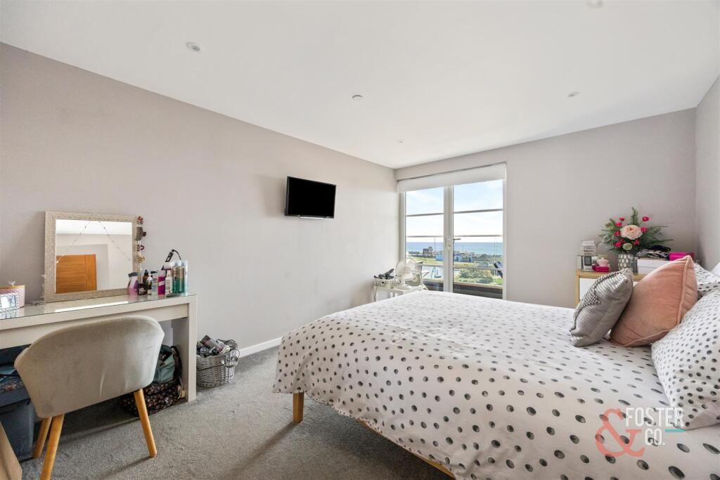 Kingsway, 336 Flat 12-005.jpg