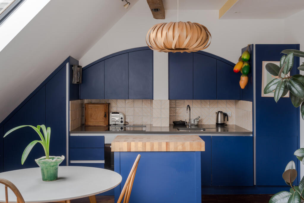 246851 - 7, 8 Fleur De Lis Street-16.jpg