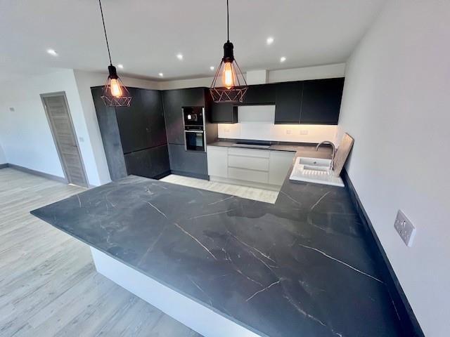 Kitchen 3.jpg