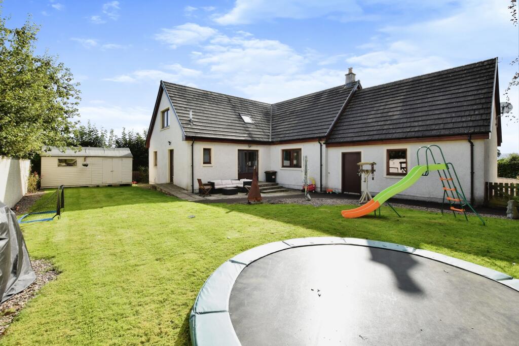 Rear Elevation/Rear Garden