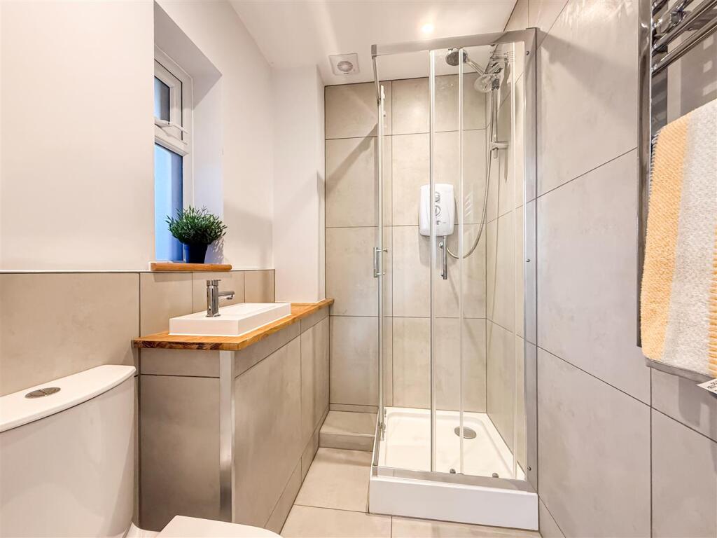 Outbuilding / shower room