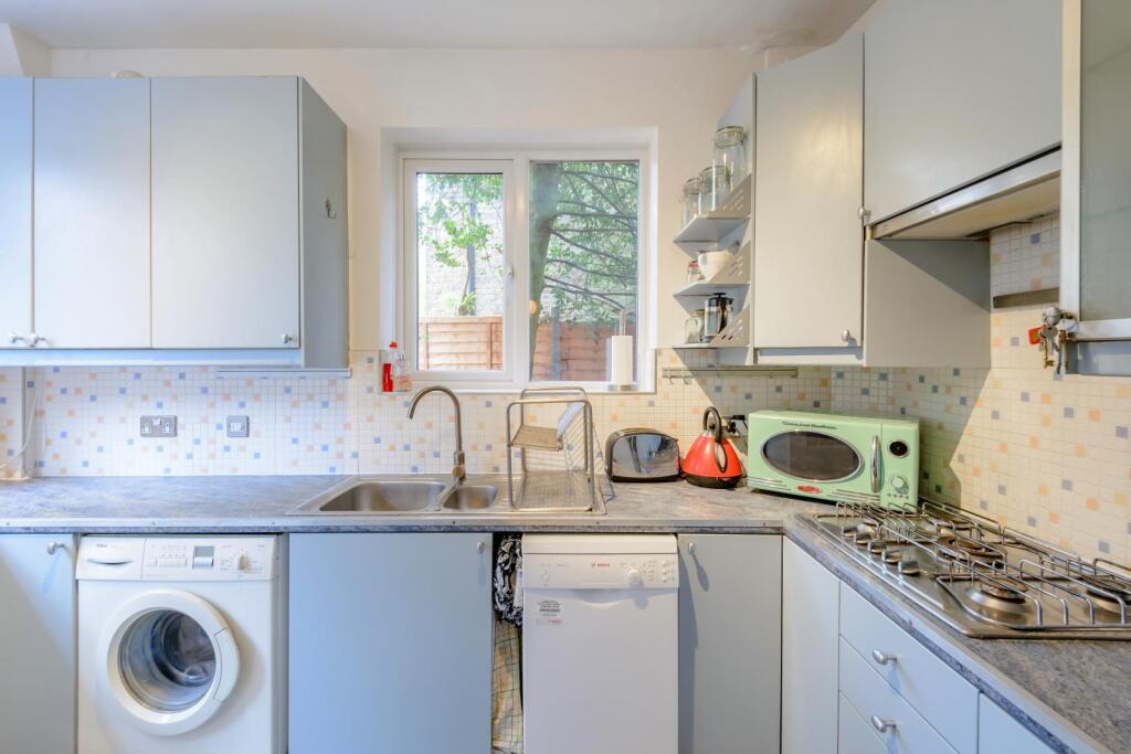 8402556-interior03-800.jpg
