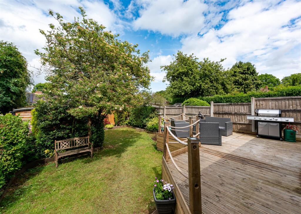 224 Castlecroft Road-garden2.jpg