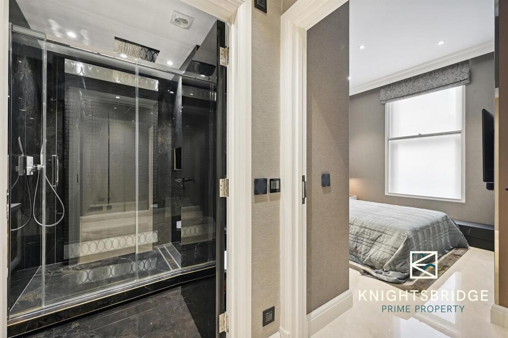 Apartment 4, 106 Park St (10).jpg