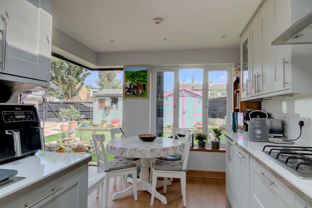 Kitchen-breakfast room