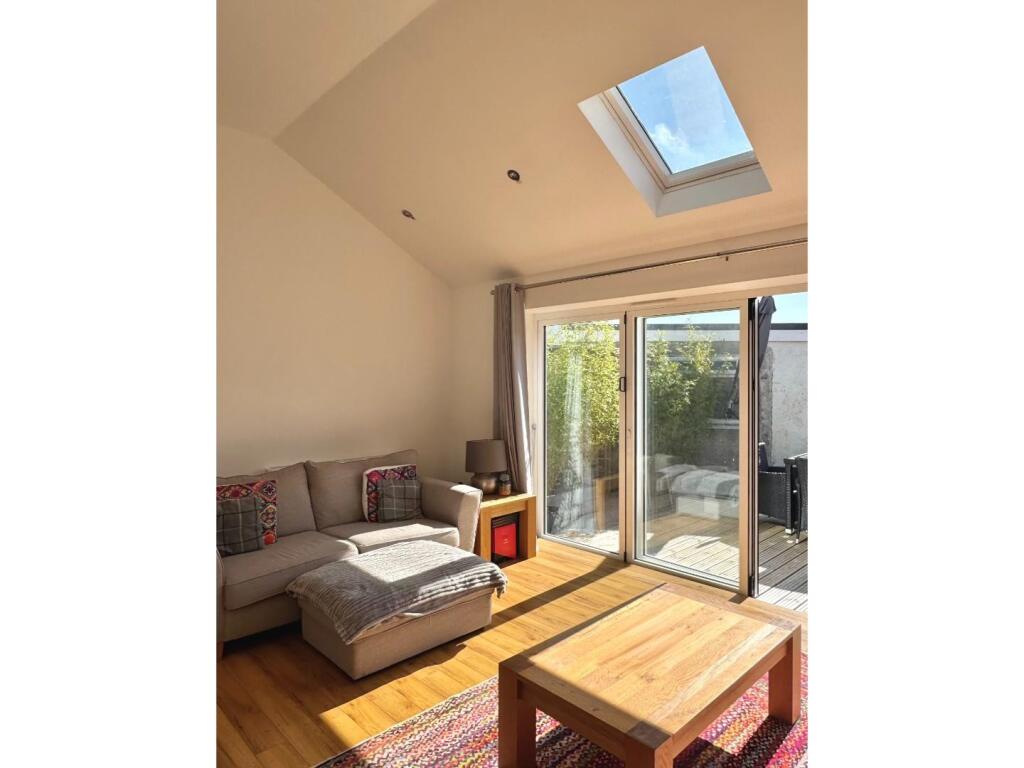 Open Plan Living/Dining