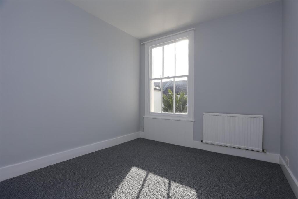 82 Wordsworth Street Bed 2.JPG