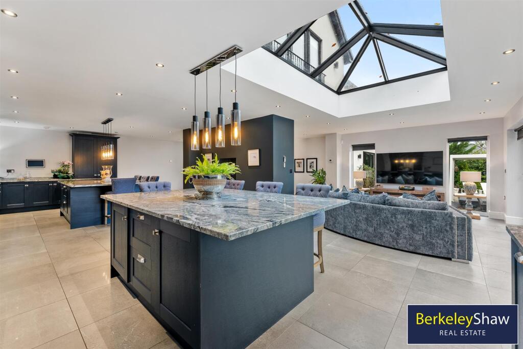 Kitchen/Living/Dining