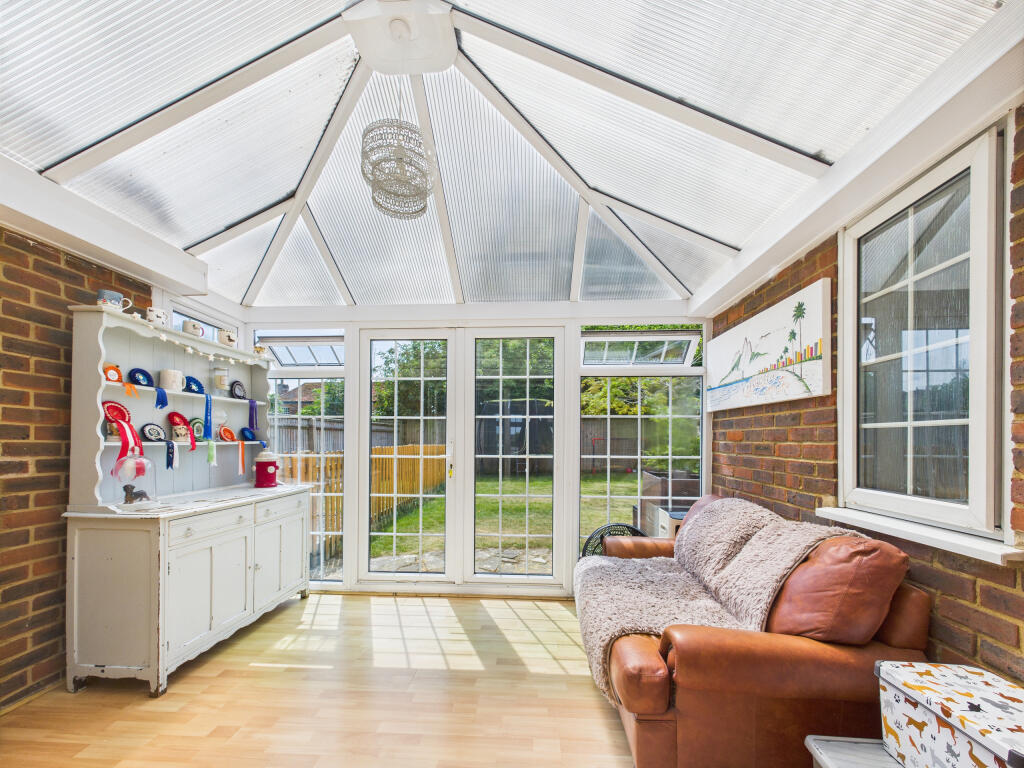 CAM01354G0-PR0559-STILL007