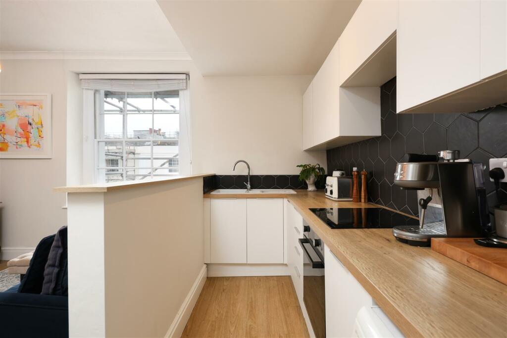 2FF 21 Southleigh Rd 15.JPG