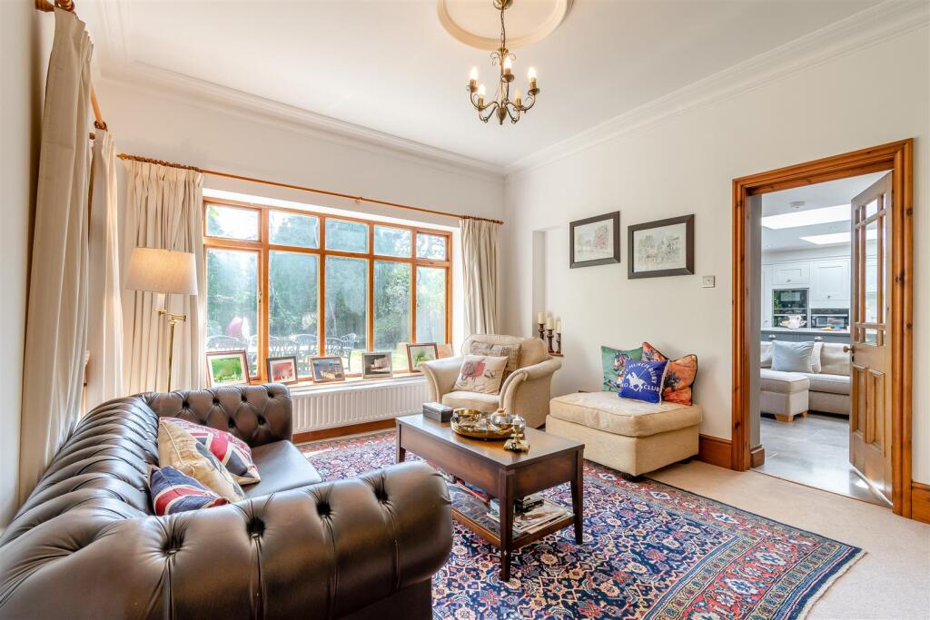 8639916-interior21.jpg