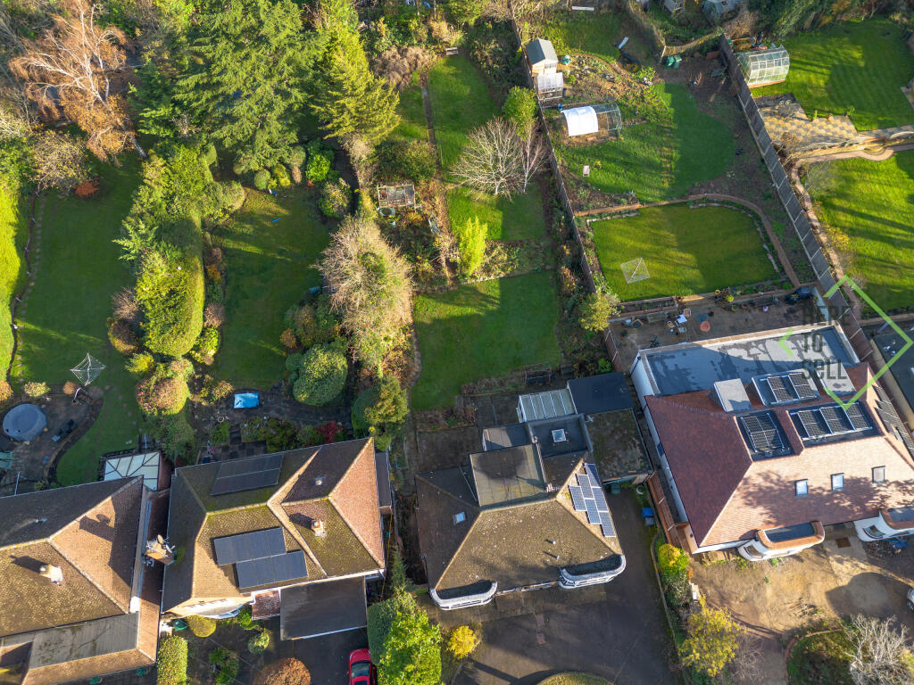 125 Park Road EN4 9QN-9