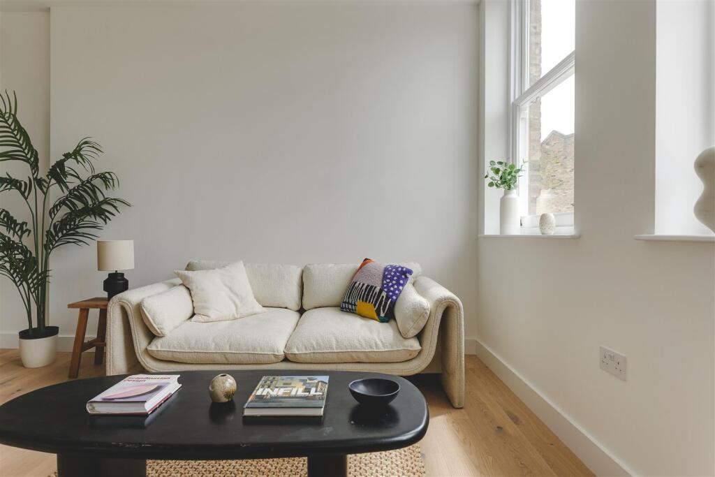 Clissold Crescent-16.jpg