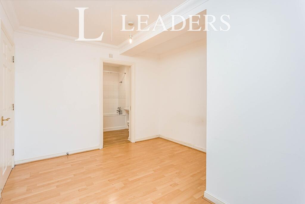Main bedroom 2