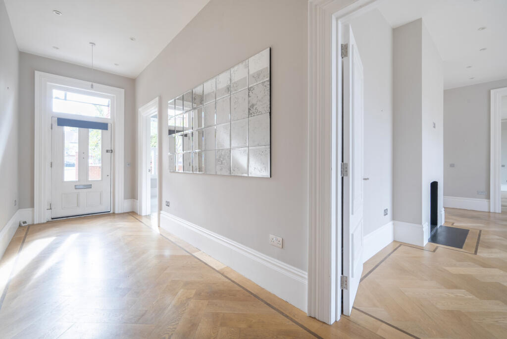 1370346-7-68f22d9...