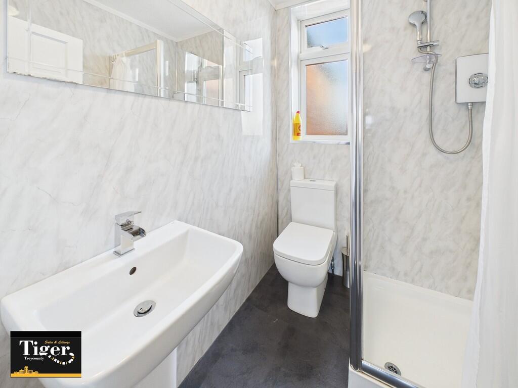 CAM02176G0-PR0509...