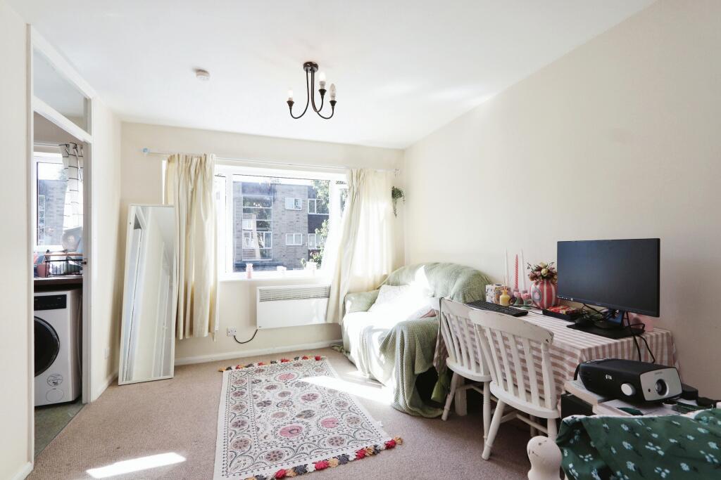 Lounge/Bedroom