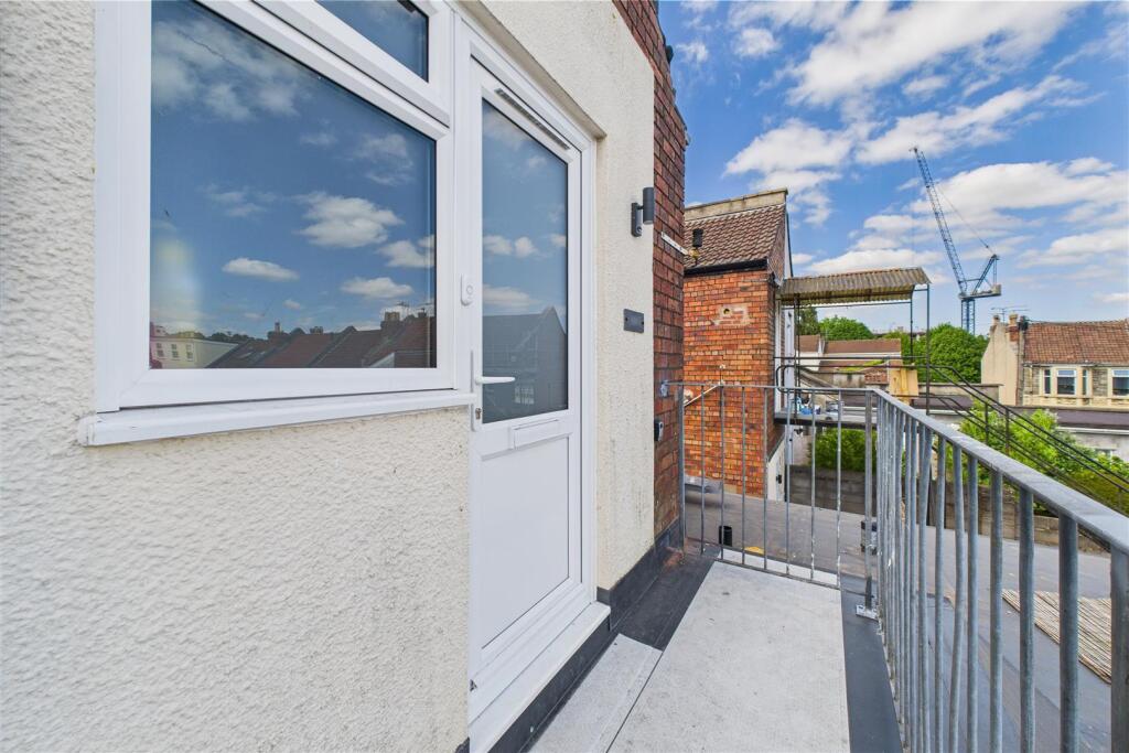 Flats 1 &amp; 2, 379 Bath Road, Arnos Vale, Bristol BS