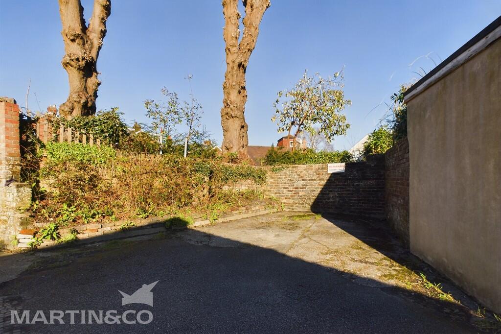 CAM01953G0-PR0084...