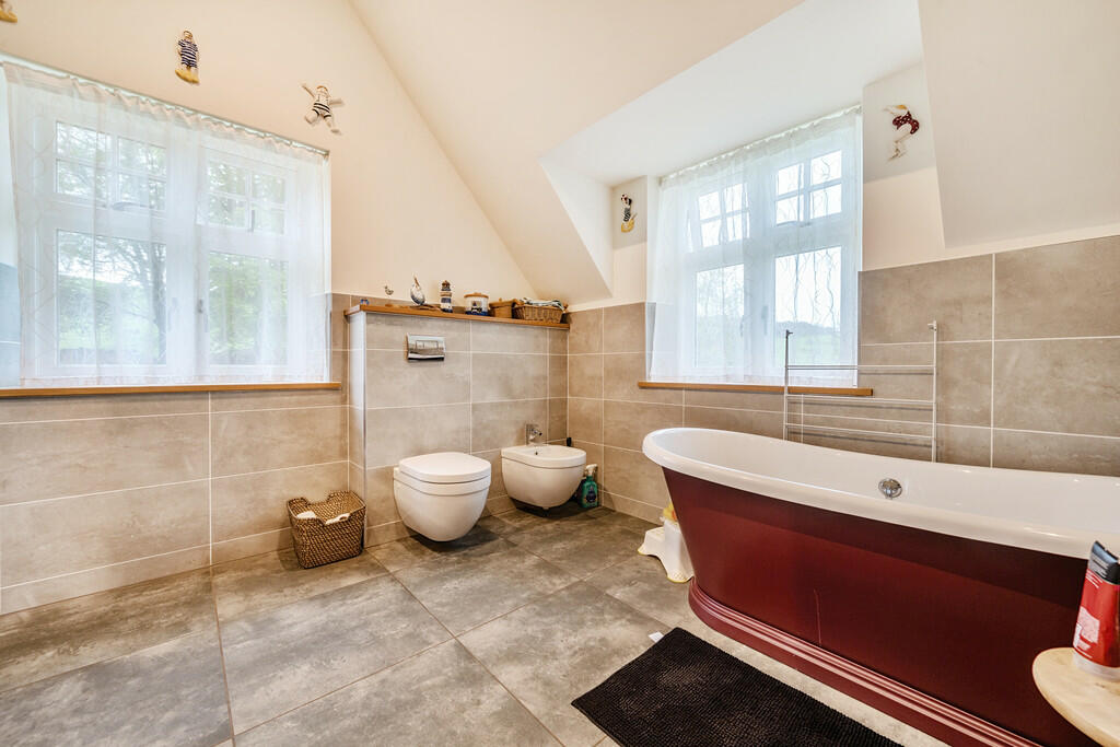 En-suite bathroom