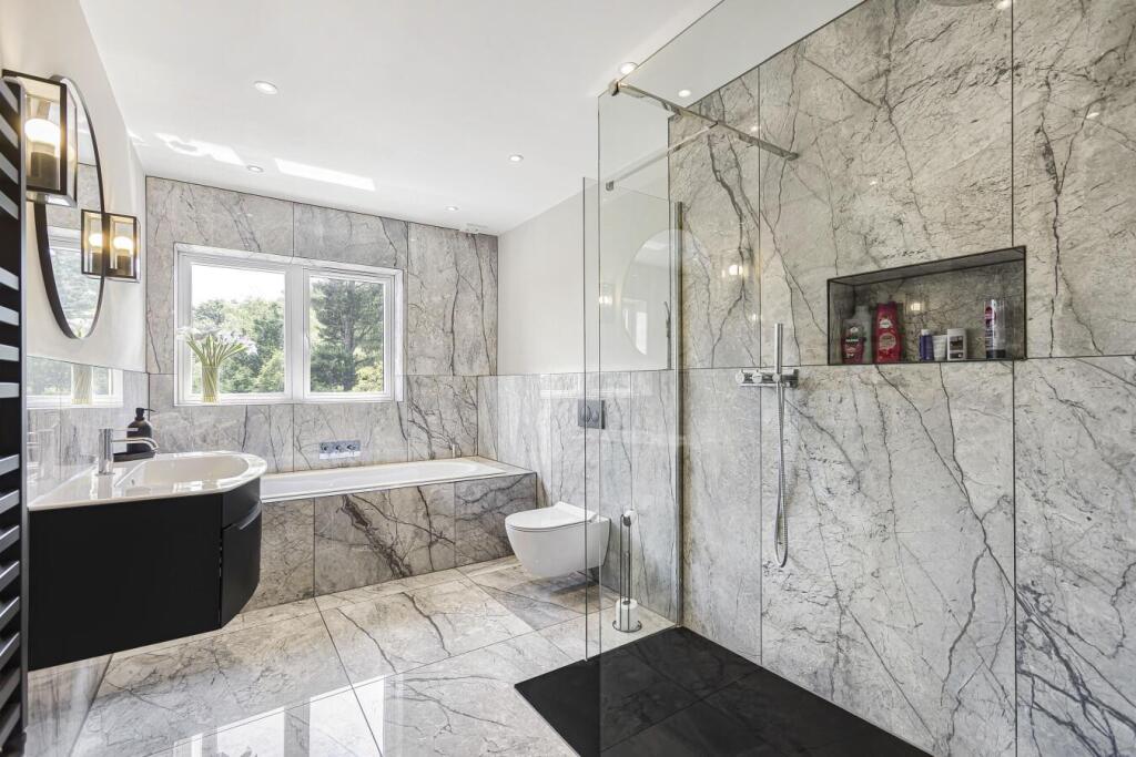 2 The Grove shower bath 1051325_preview.jpg