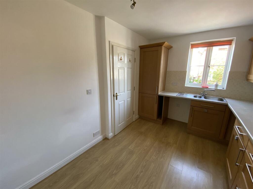 KITCHEN/BREAKFAST ROOM
