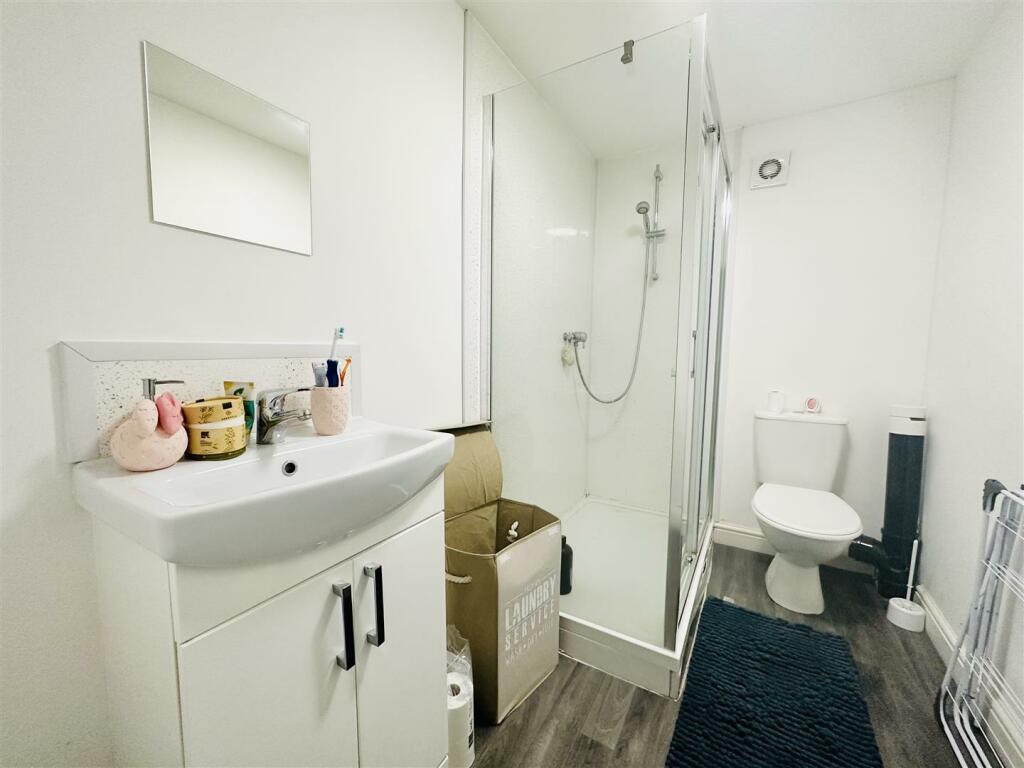 Bathroom 4
